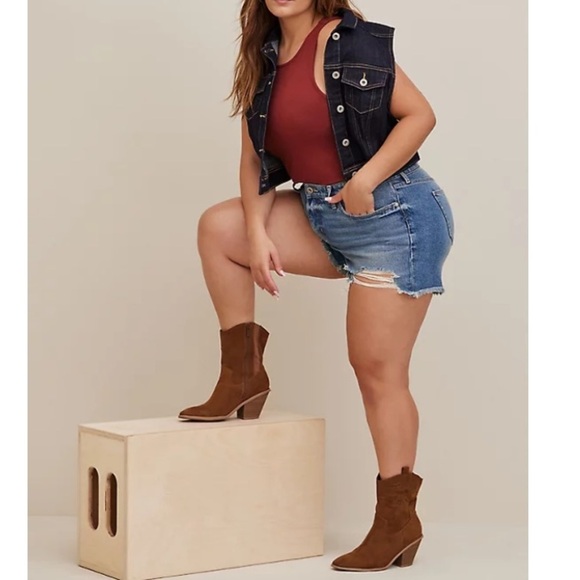 TORRID NWT DENIM CROP VEST - Picture 3 of 7